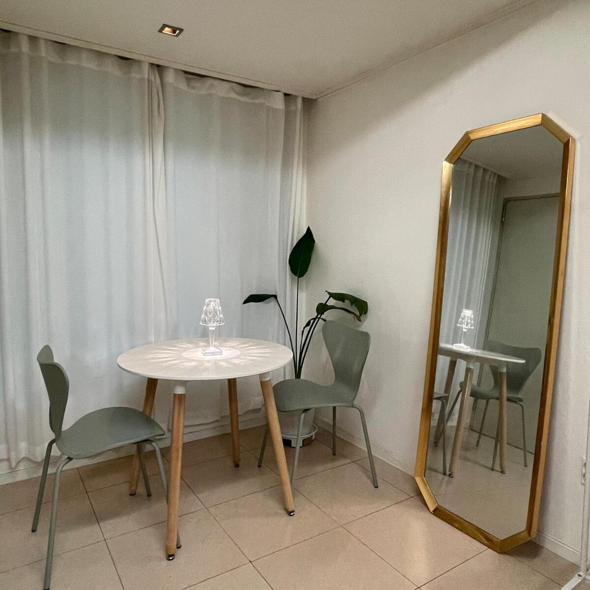 Apartment Gangnam Station 5 Mintue